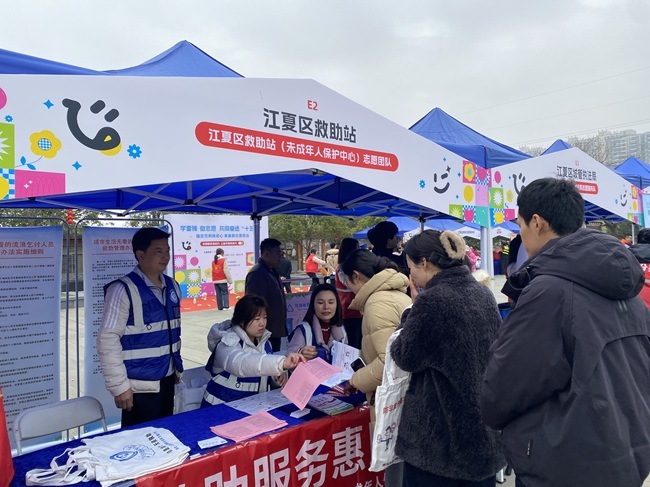 区救助站亮相学雷锋公益市集 暖心服务传递救助温情2.jpg